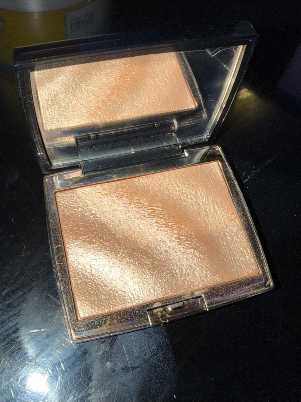Amrezy Anastasia Highlighter